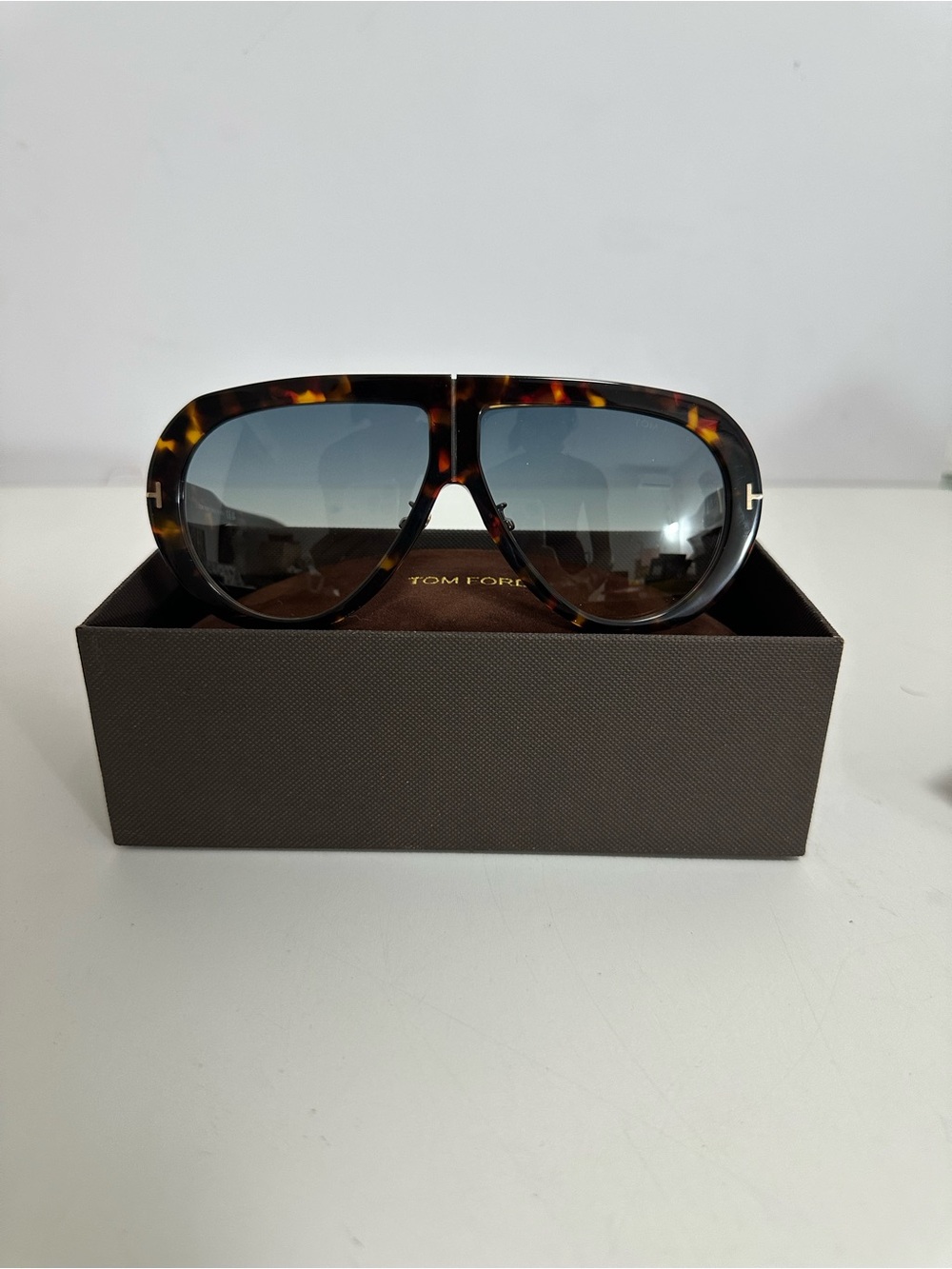 Tom Ford Men’s Tortoiseshell Gradient Aviator Sunglasses - Brown/Gold Accents